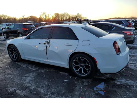 2016 Chrysler 300 S из США, поврежденный, VIN 2C3CCABG3GH135116